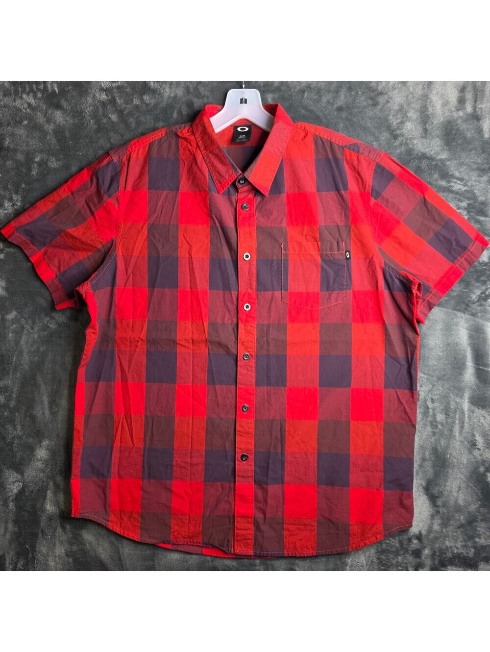 Oakley Men’s Red Navy Plaid  Pocket Button Up Sz XL
